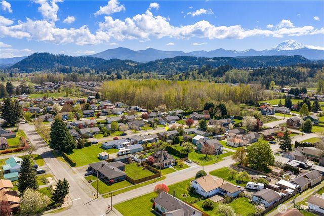 247 S D St, Buckley, WA 98321