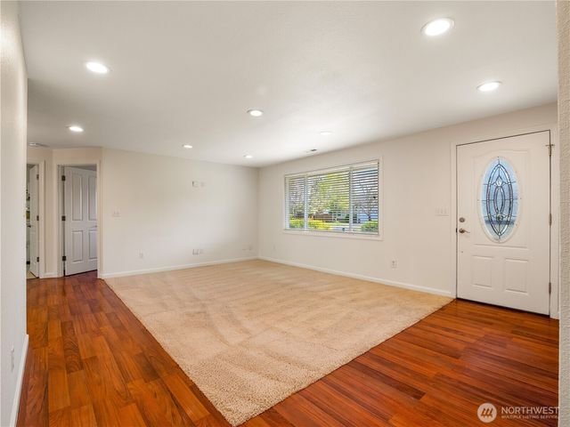 247 S D St, Buckley, WA 98321