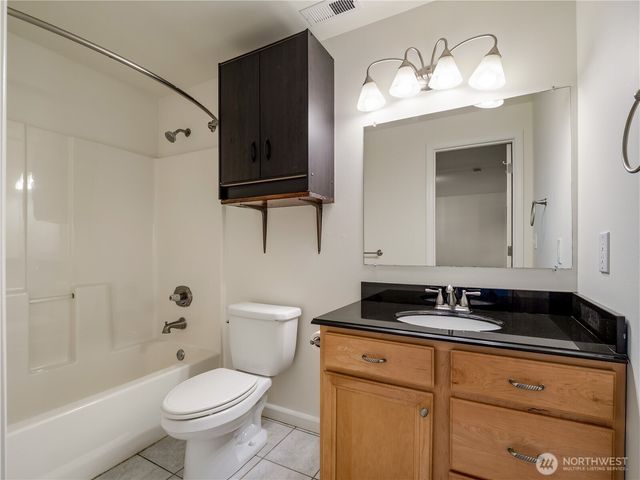 247 S D St, Buckley, WA 98321