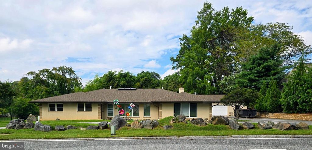 3521 OLD COURT RD, Baltimore, MD 21208
