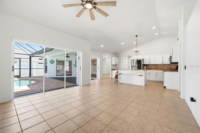2210 TOWERING OAKS CIRCLE, Seffner, FL 33584