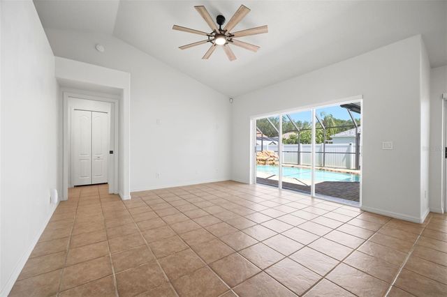 2210 TOWERING OAKS CIRCLE, Seffner, FL 33584