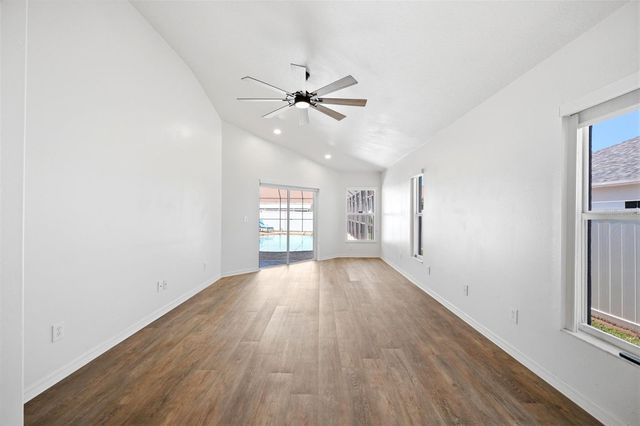 2210 TOWERING OAKS CIRCLE, Seffner, FL 33584