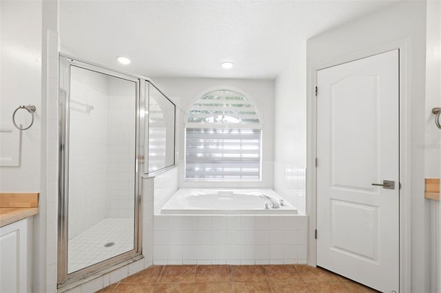 2210 TOWERING OAKS CIRCLE, Seffner, FL 33584