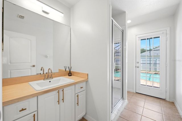 2210 TOWERING OAKS CIRCLE, Seffner, FL 33584
