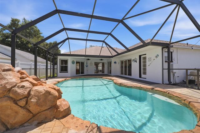 2210 TOWERING OAKS CIRCLE, Seffner, FL 33584