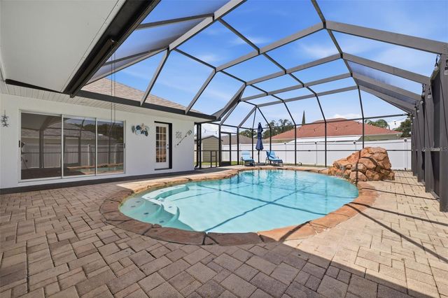 2210 TOWERING OAKS CIRCLE, Seffner, FL 33584