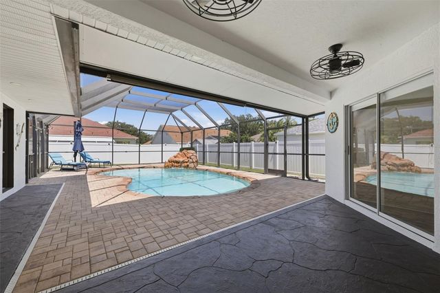 2210 TOWERING OAKS CIRCLE, Seffner, FL 33584
