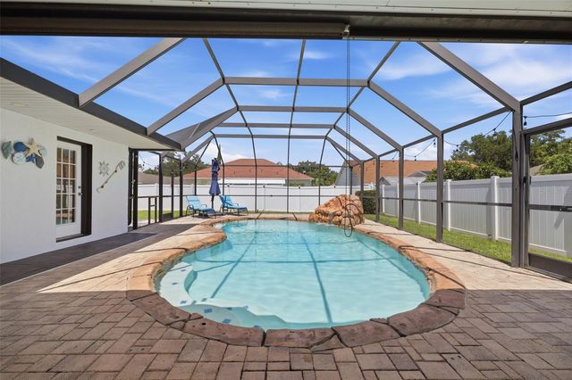 2210 TOWERING OAKS CIRCLE, Seffner, FL 33584