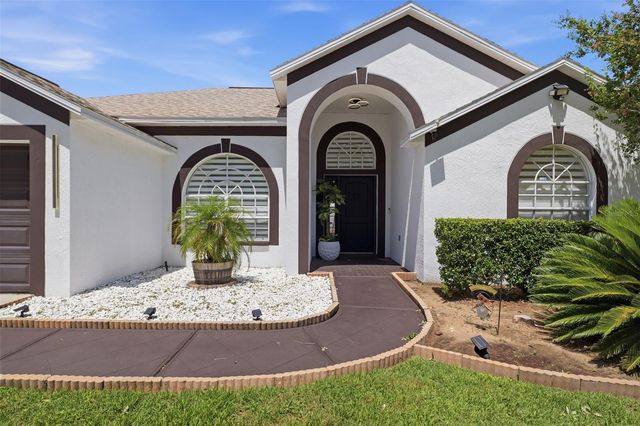 2210 TOWERING OAKS CIRCLE, Seffner, FL 33584