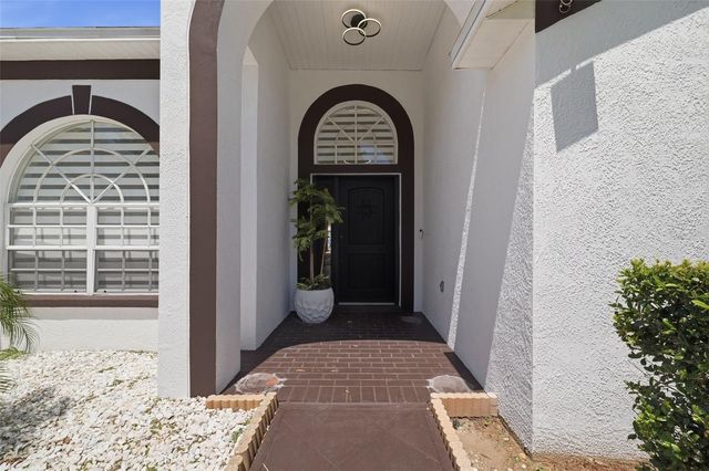 2210 TOWERING OAKS CIRCLE, Seffner, FL 33584