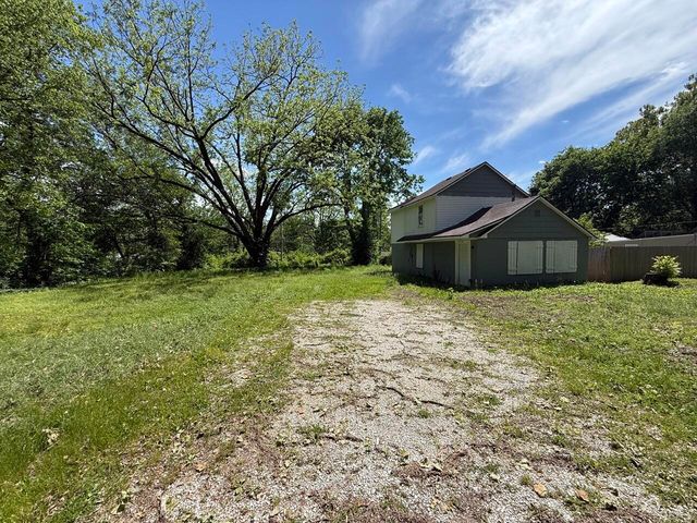 2936 W Lombard Street, Springfield, MO 65802