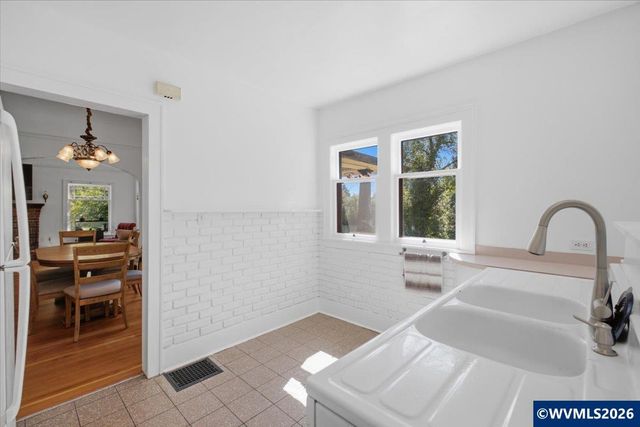 173 Ferry St, Jefferson, OR 97352