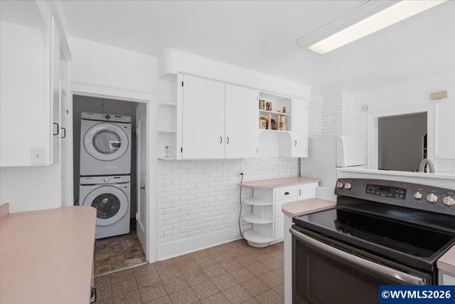 173 Ferry St, Jefferson, OR 97352