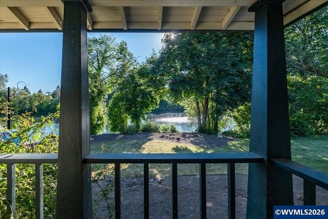 173 Ferry St, Jefferson, OR 97352