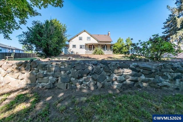173 Ferry St, Jefferson, OR 97352