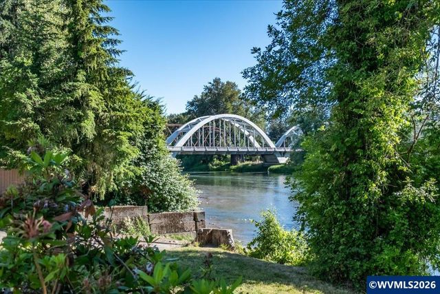 173 Ferry St, Jefferson, OR 97352