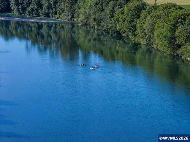 173 Ferry St, Jefferson, OR 97352