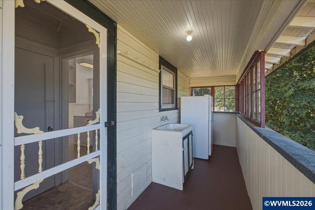 173 Ferry St, Jefferson, OR 97352