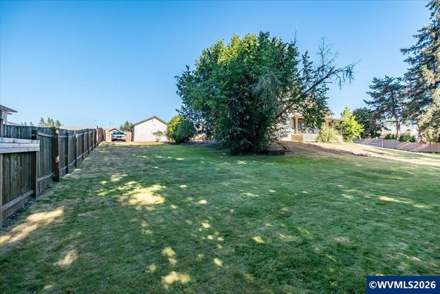 173 Ferry St, Jefferson, OR 97352