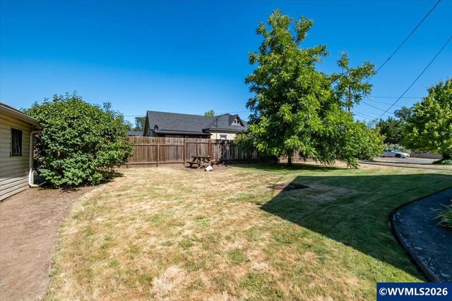 173 Ferry St, Jefferson, OR 97352