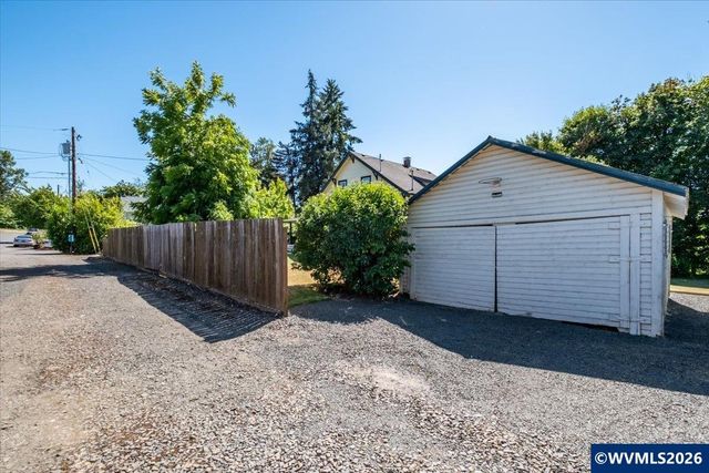 173 Ferry St, Jefferson, OR 97352