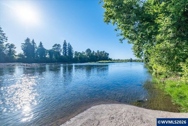 173 Ferry St, Jefferson, OR 97352