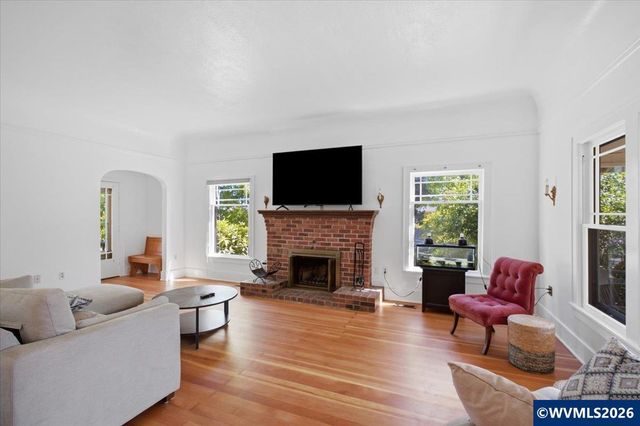 173 Ferry St, Jefferson, OR 97352