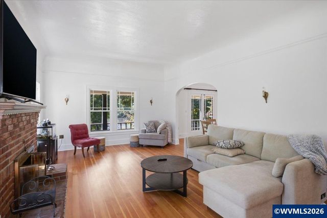 173 Ferry St, Jefferson, OR 97352