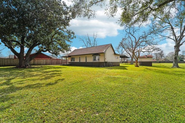 5302 Pine Avenue, Pasadena, TX 77503
