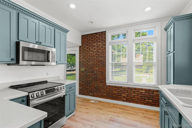 806 W Oliver Street, Owosso, MI 48867