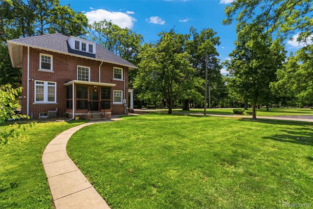 806 W Oliver Street, Owosso, MI 48867