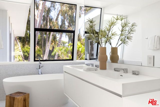 1341 Sierra Alta Way, Los Angeles, CA 90069