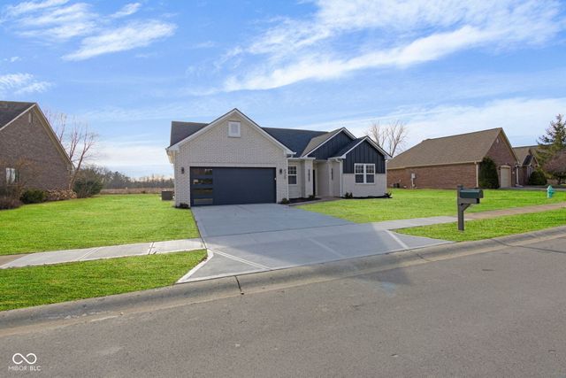 6325 Canak Drive, Avon, IN 46123