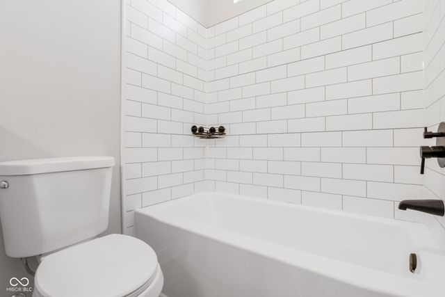 6325 Canak Drive, Avon, IN 46123