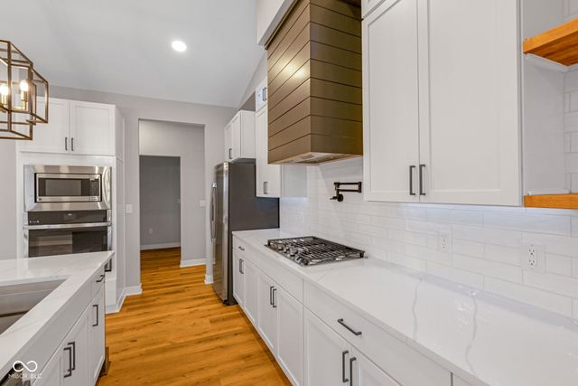 6325 Canak Drive, Avon, IN 46123