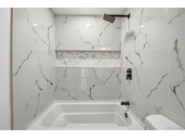 17445 E Temple Dr, Aurora, CO 80015