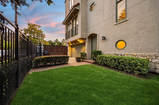 2006 Helena Street, Houston, TX 77002