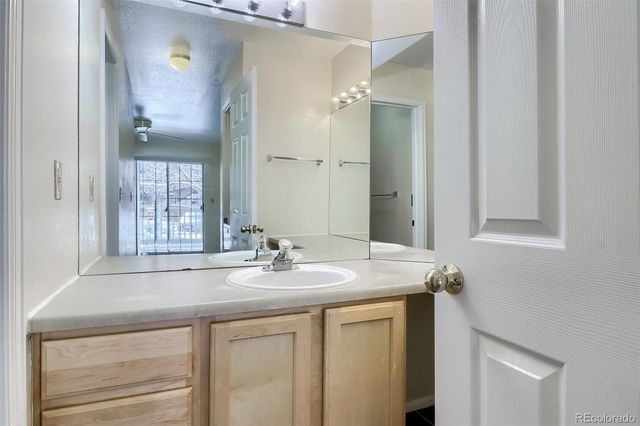 9212 E Arbor Circle H, Englewood, CO 80111