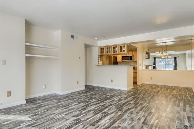 9212 E Arbor Circle H, Englewood, CO 80111