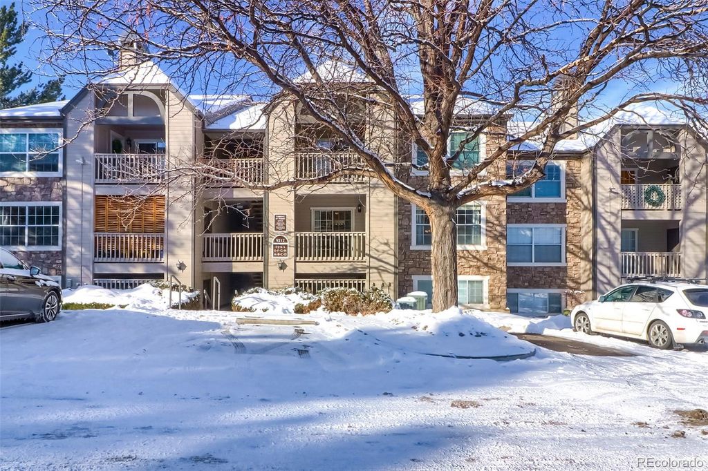 9212 E Arbor Circle H, Englewood, CO 80111