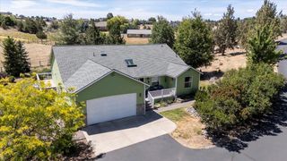 2165 SE Sagebrush Drive, Madras, OR 97741