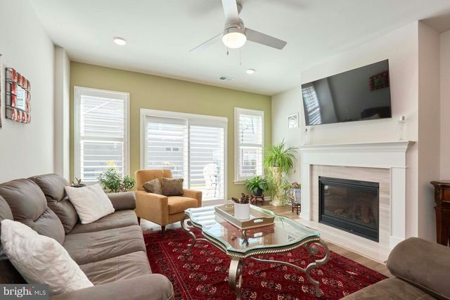 15563 BLUE LOTUS LN, Haymarket, VA 20169