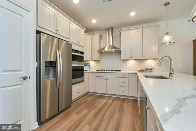 15563 BLUE LOTUS LN, Haymarket, VA 20169