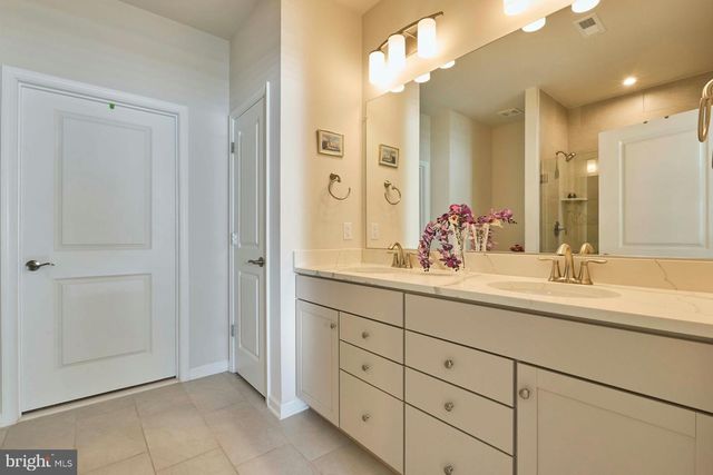 15563 BLUE LOTUS LN, Haymarket, VA 20169
