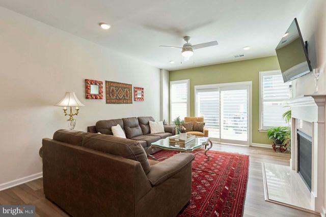 15563 BLUE LOTUS LN, Haymarket, VA 20169