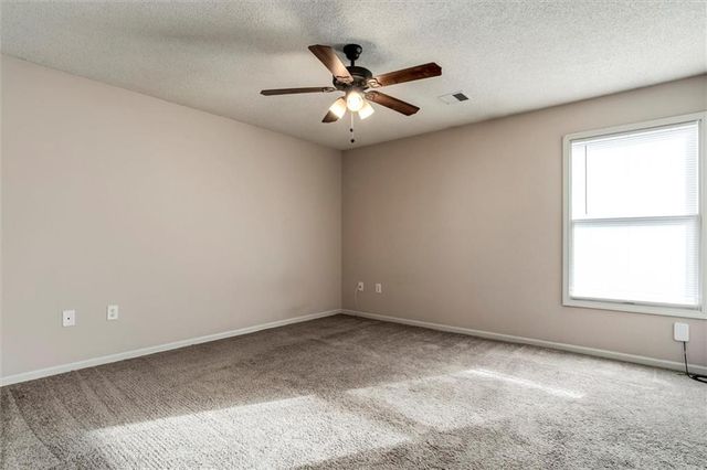 813 E 167th Court, Gardner, KS 66030