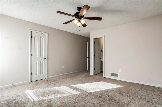 813 E 167th Court, Gardner, KS 66030