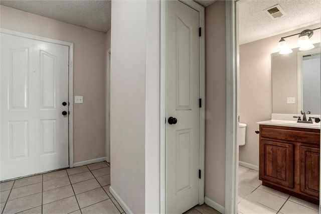 813 E 167th Court, Gardner, KS 66030