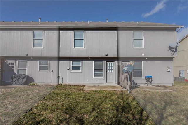 813 E 167th Court, Gardner, KS 66030
